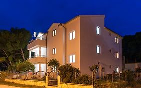 Apartments Maras